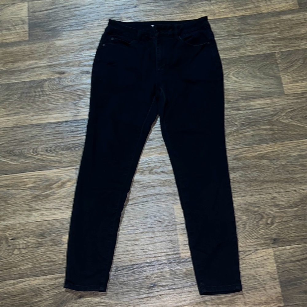 Tahari Black Skinny Jeans